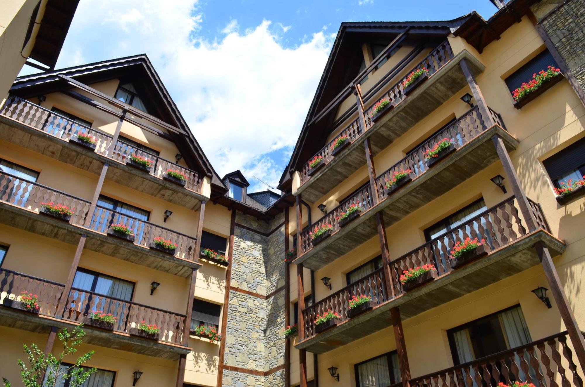 El Refugio De Aran Vielha Aparthotel Exteriér fotografie